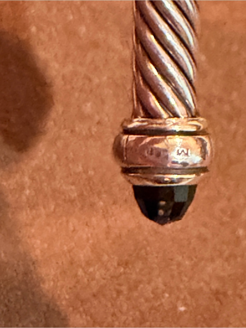 David Yurman Authentic Classic Cable Bracelet | 4mm | Medium | 18k Gold | Onyx - Picture 3 of 10